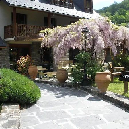 Hotel Mir