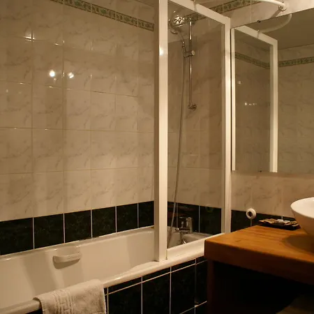 Hotel Mir